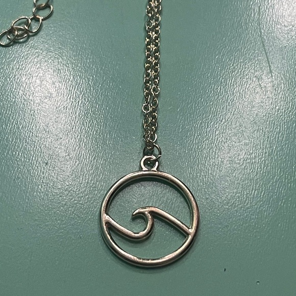 Wave Necklace - Picture 2 of 3